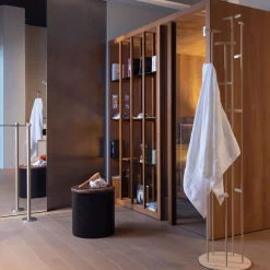 Pouf Mastio in legno nero