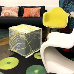 Pouf Reverso jacquard Giallo Cedro e Blu/Green Alga con frange