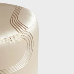 Pouf Vague Avorio con tessuto d'archivio Rubelli e base in cesta