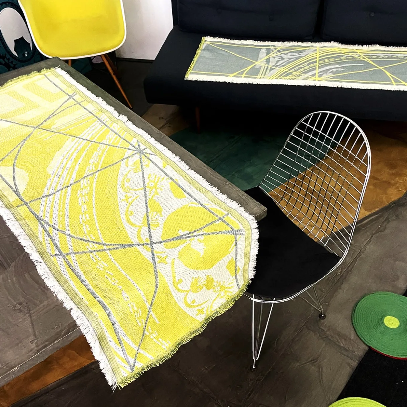 Runner Double Face Borromi in Giallo Cedro e Alga Verde Blu