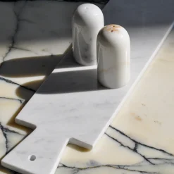 Sale e pepe in marmo bianco e nero