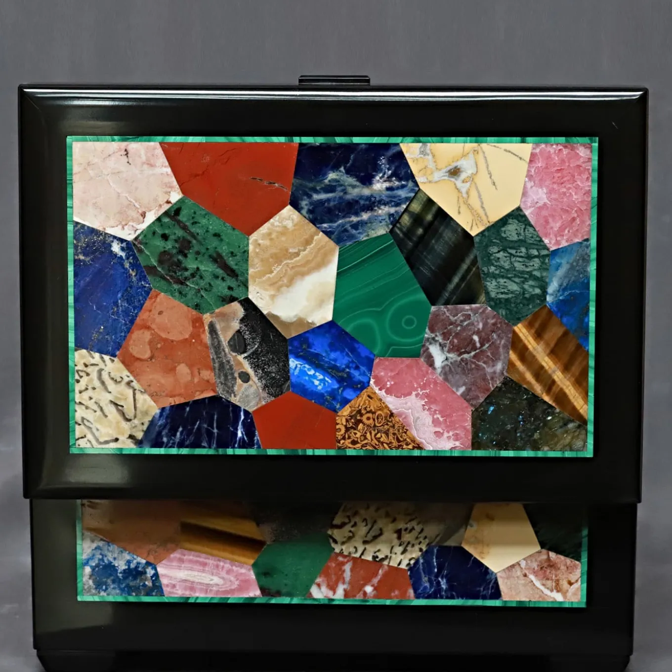 Scatola in marmo policromo Arlecchino