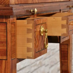 Scrittoio Cilindrico a Rullo in Legno