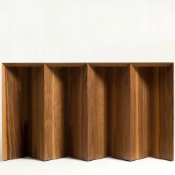 Scrivania Intarsio in noce con sgabelli triangolari