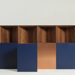 Scrivania Intarsio in noce con sgabelli triangolari