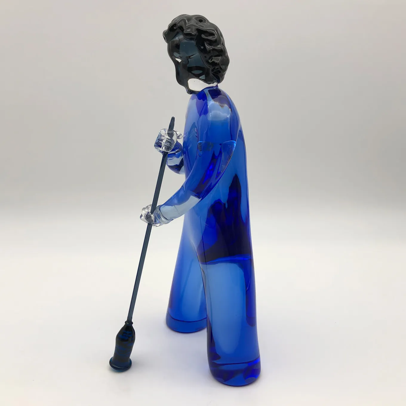 Scultura blu Soffiatore di Toso Cristiano