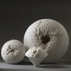 SCULTURA DA PARETE IN RICCIO DI MARE - BIANCO