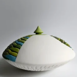 SCULTURA DA PARETE IN RICCIO DI MARE - VERDE E AZZURRO