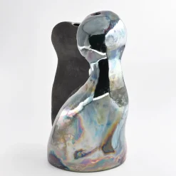 Scultura decorativa Intesa in ceramica di Nino Basso
