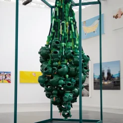Scultura di bolle verdi