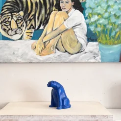 Scultura di pavone-pantera blu