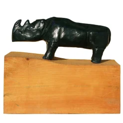 Scultura di rinoceronte verde scuro