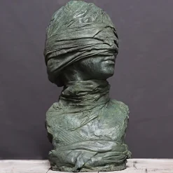 Scultura in bronzo Fortunata