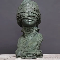 Scultura in bronzo Fortunata