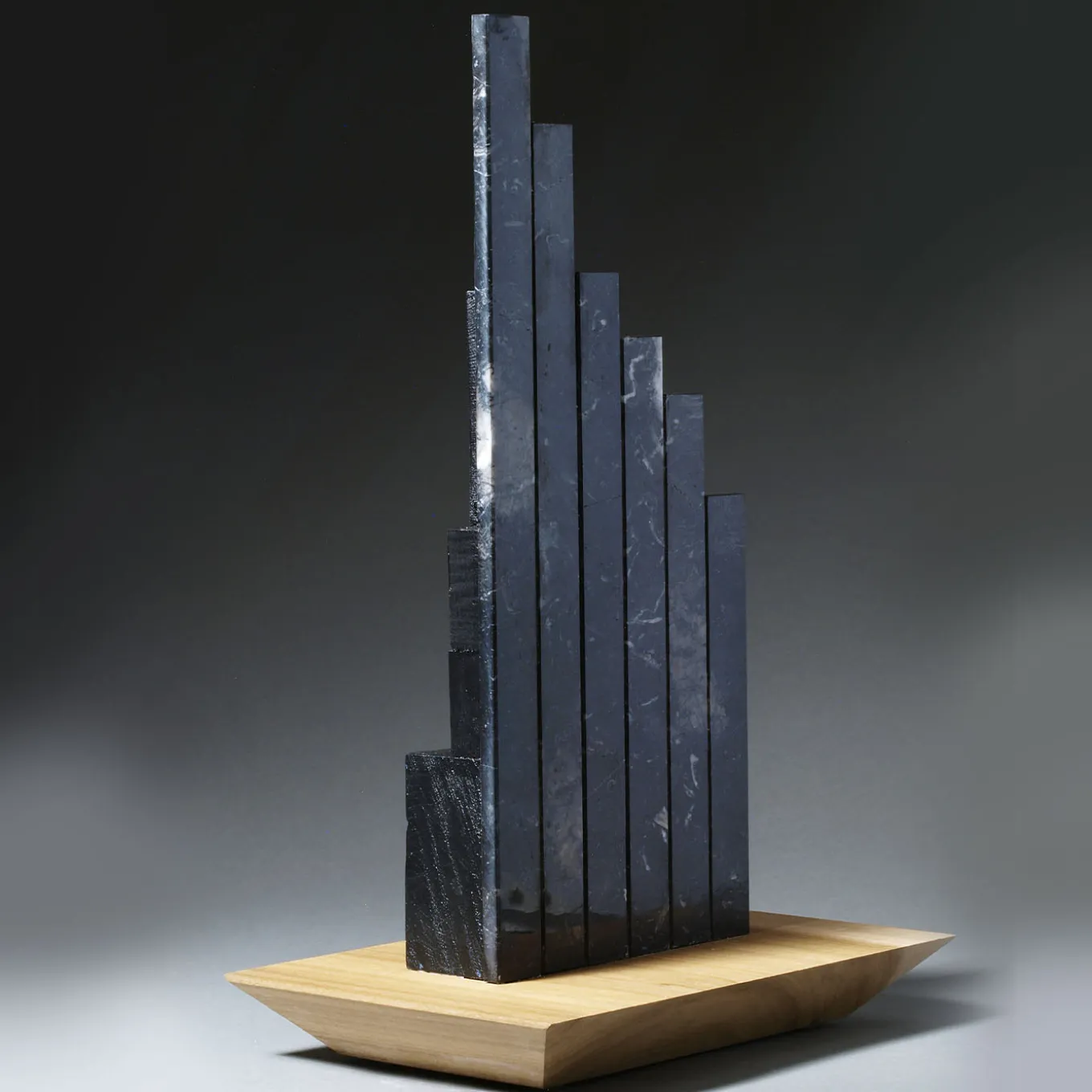 Scultura in marmo Grattacielo Nero