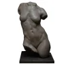 Scultura in resina di torso femminile