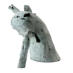 Scultura The leaning outcast