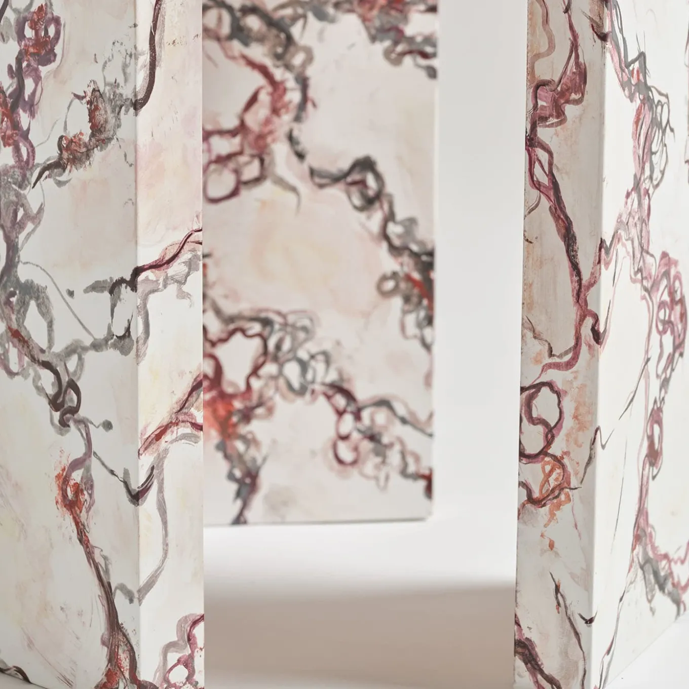 Sedia alata in legno di Antonio Saporito