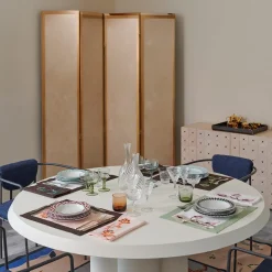 Sedia Dolmen in grafite di Margherita Rui