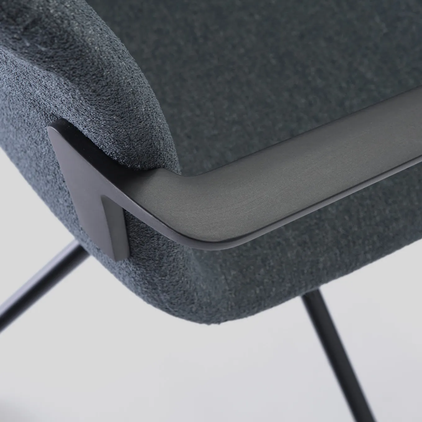 Sedia girevole Urban Gray di Studio Livoni