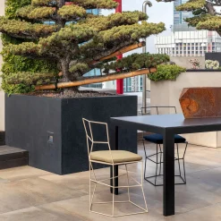 Sedia in ferro colore liquirizia