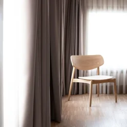 Sedia Lounge Fizz in Rovere naturale di Lorenz+Kaz