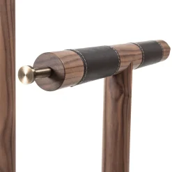 Servomuto Patrick in legno di noce con base in marmo nero