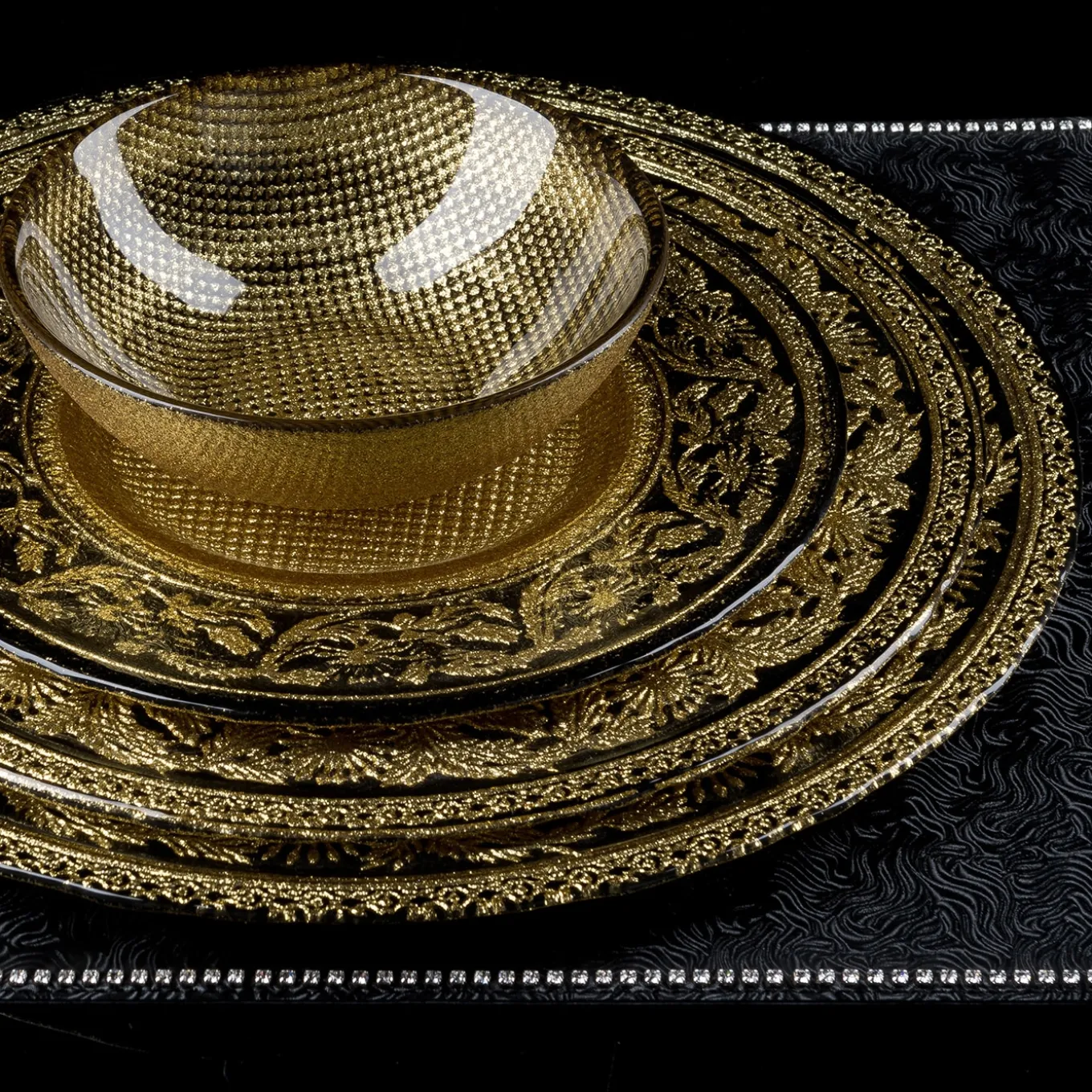 Set di 2 ciotole nere e oro