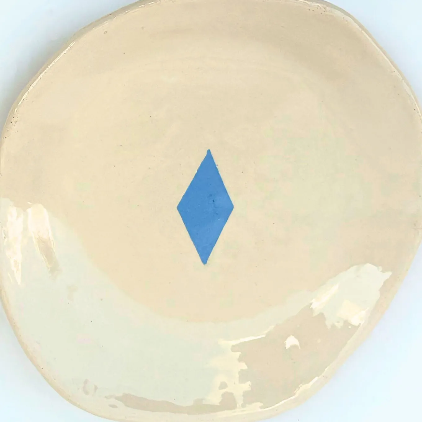 Set di 4 piatti Arlecchino in ceramica avorio e azzurro