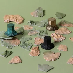 Set di 4 pomelli in ottone per porte Solido #4 di Nicole Valenti