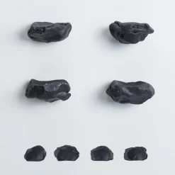 Set di 4 pomelli neri per porte Impronta #1 di Nicole Valenti