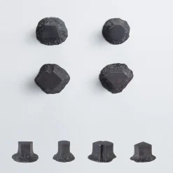 Set di 4 pomelli neri per porte Solido #4 di Nicole Valenti