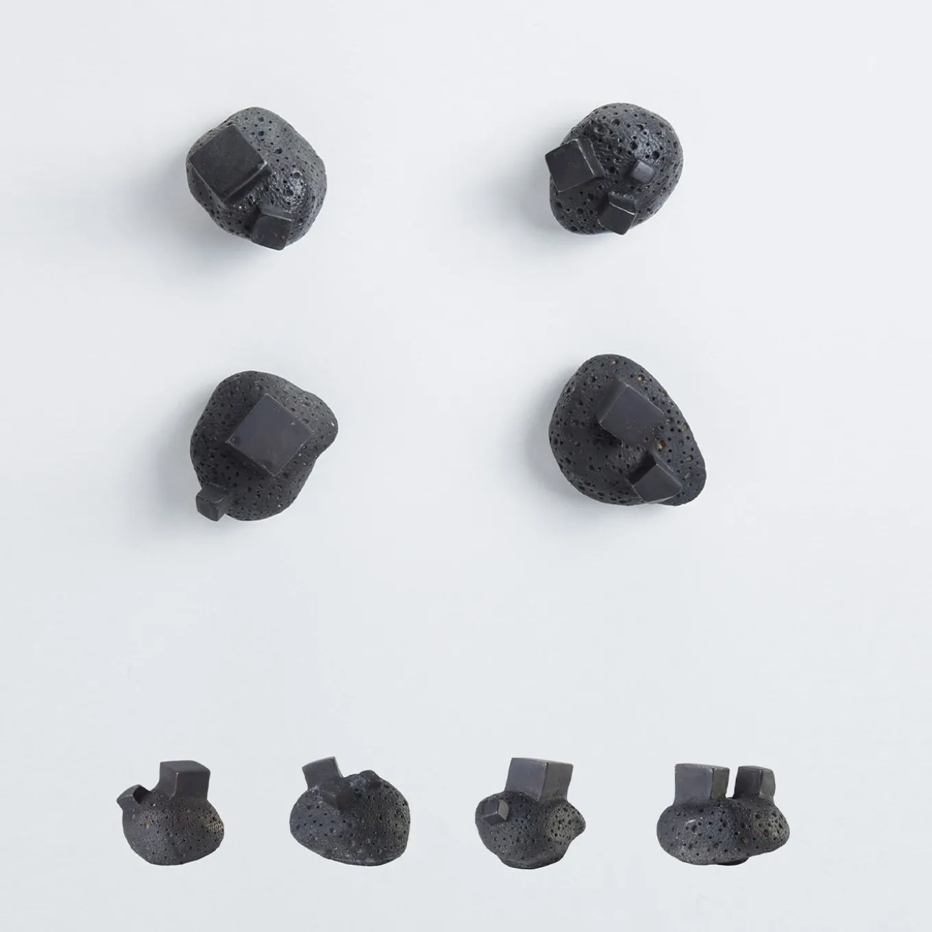 Set di 4 pomelli neri per porte Pietra #3 di Nicole Valenti