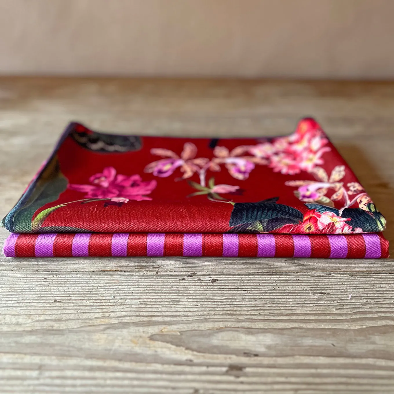 Set di 2 Runner Tropicale e a righe Rosse