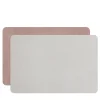 Set di 2 tovagliette bifacciali in pelle rosa cenere e ostrica