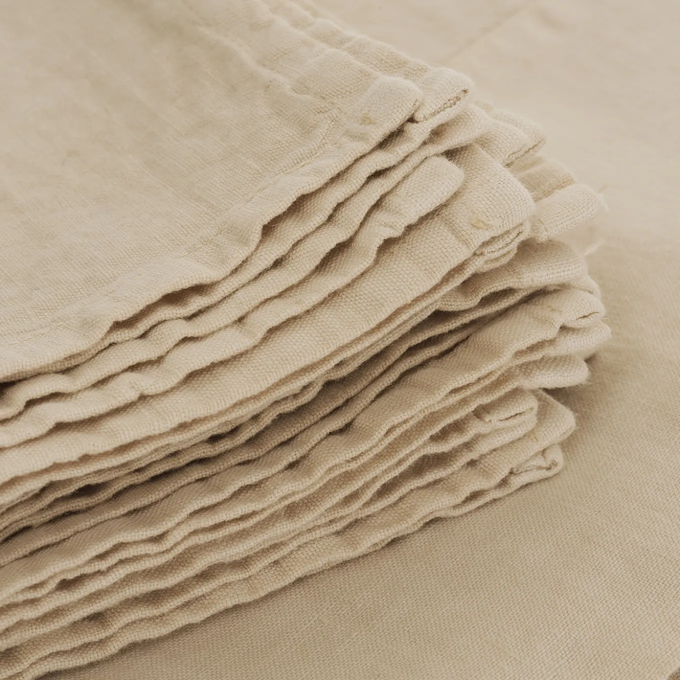 Set di tovaglia e tovaglioli in lino