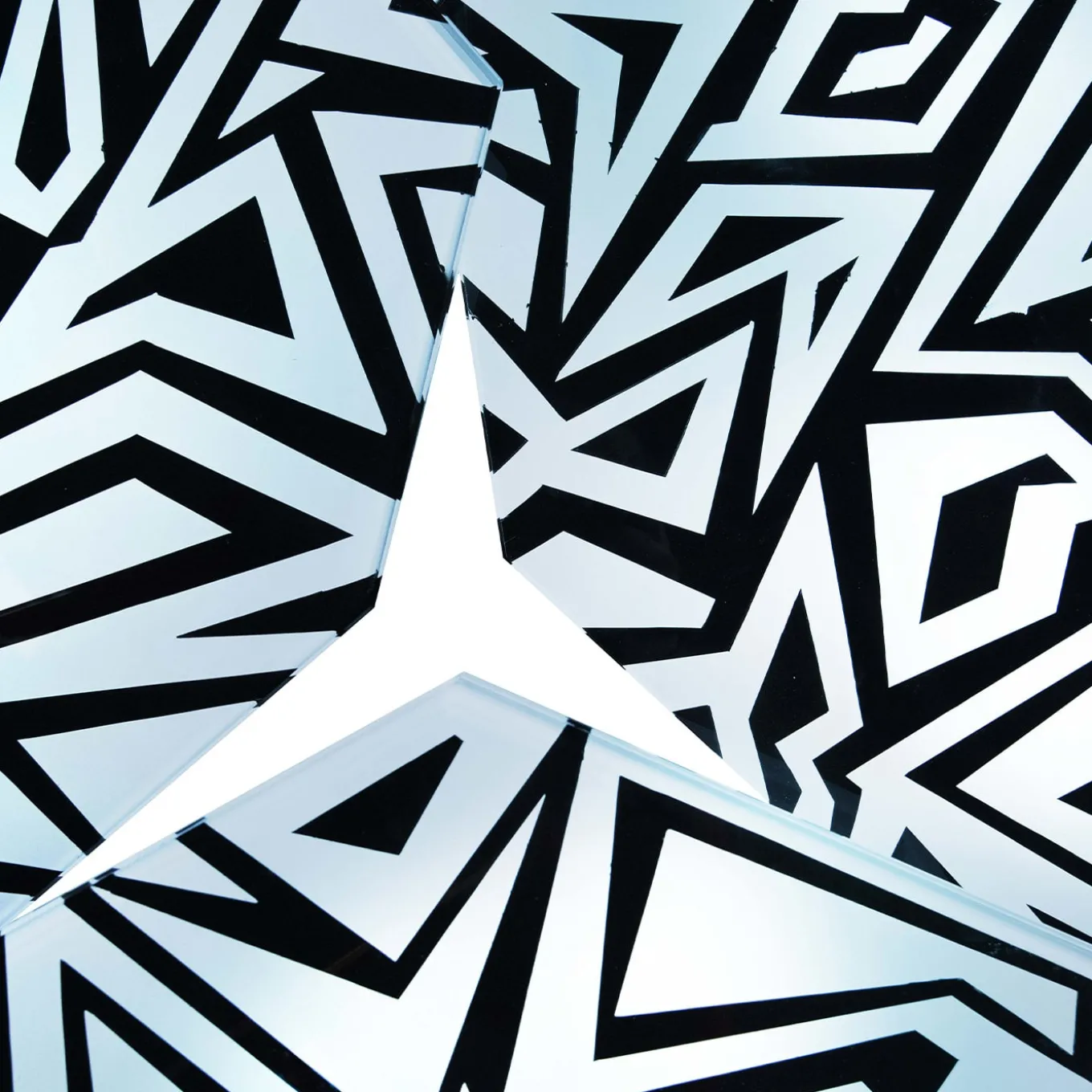 Set di tre tavolini Graffito