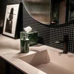 Set rotondo da bagno in marmo verde del Guatemala