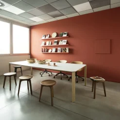 Sgabello basso Tod in noce