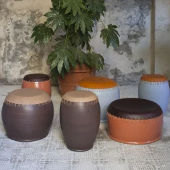 Sgabello Bombo azzurro di Nestor Perkal