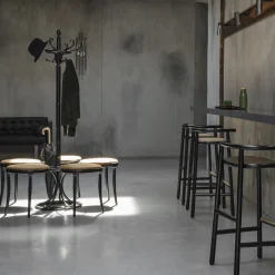 Sgabello da banco a curva singola di Nendo #2