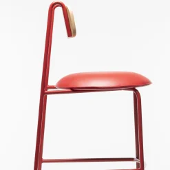 Sgabello da bar Lena Sg-75 rosso e frassino naturale di Designerd