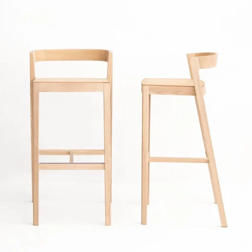 Sgabello Drive in Frassin naturale di Lorenz+Kaz