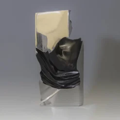 She Scultura in vernice nera e alta lucidatura a specchio