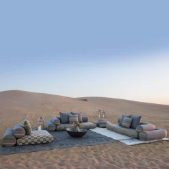 Sistema di sedute a terra Majlis con lato destro