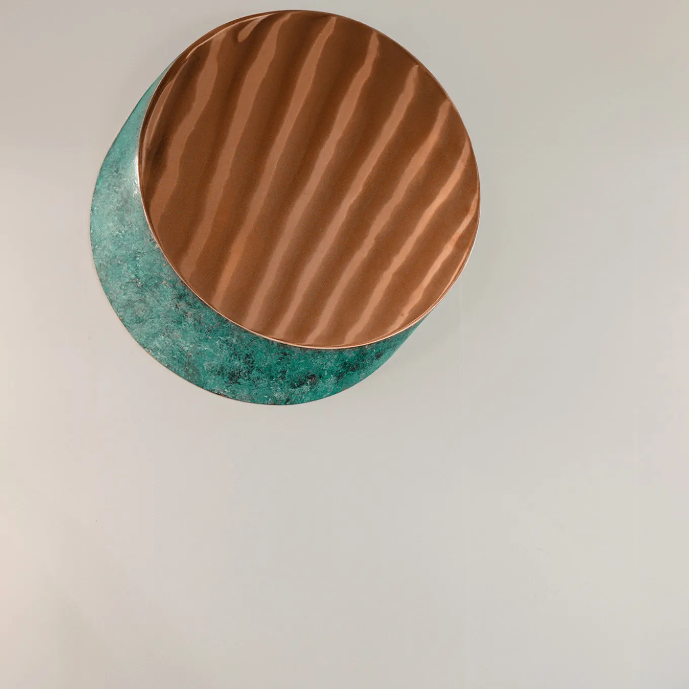 Specchio da muro in rame verde Pavé