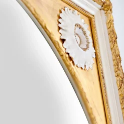 Specchio da parete dorato con girasoli in porcellana di Capodimonte e dettagli in oro