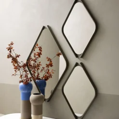 Specchio medio Wood Eye con cornice in rovere massiccio