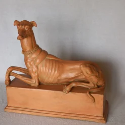 Statuetta di levriero