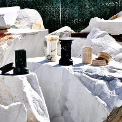 TAN Vaso a colonna in marmo Marquina nero satinato